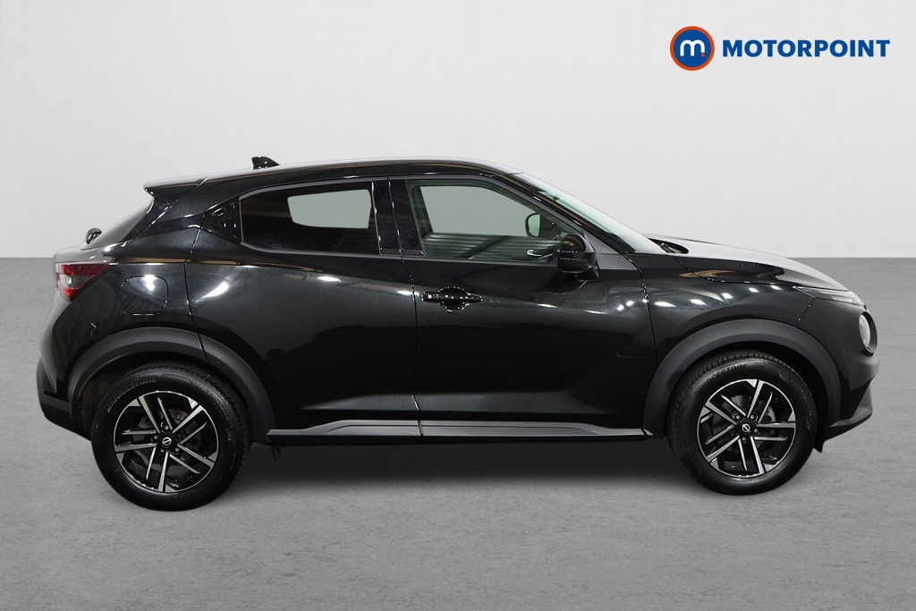 Nissan Juke N-Connecta Manual Petrol SUV - Stock Number (1563448) - Drivers side