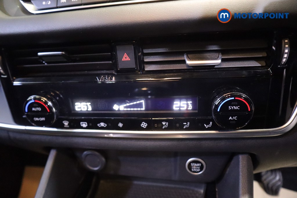 Nissan Qashqai Acenta Premium Manual Petrol SUV - Stock Number (1563663) - 5th supplementary image