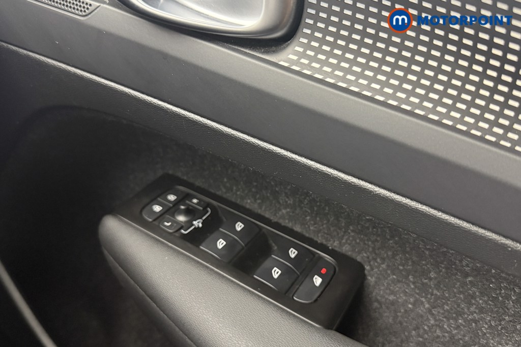 Volvo Xc40 R Design Automatic Petrol SUV - Stock Number (1565486) - 11th supplementary image