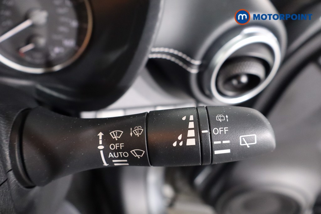 Nissan Juke N-Connecta Manual Petrol SUV - Stock Number (1566095) - 18th supplementary image