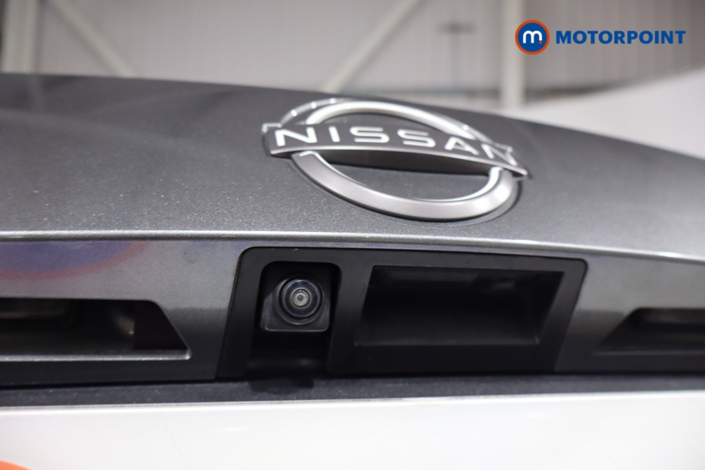 Nissan Juke N-Connecta Manual Petrol SUV - Stock Number (1566095) - 34th supplementary image