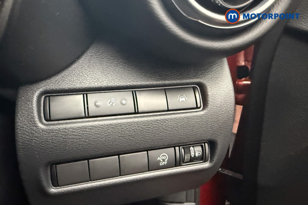 Nissan Juke N-Connecta Manual Petrol SUV - Stock Number (1566101) - 15th supplementary image