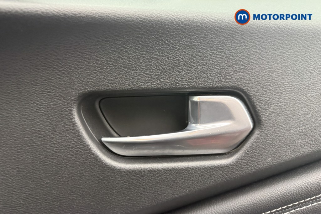 Nissan Juke N-Connecta Manual Petrol SUV - Stock Number (1566101) - 16th supplementary image
