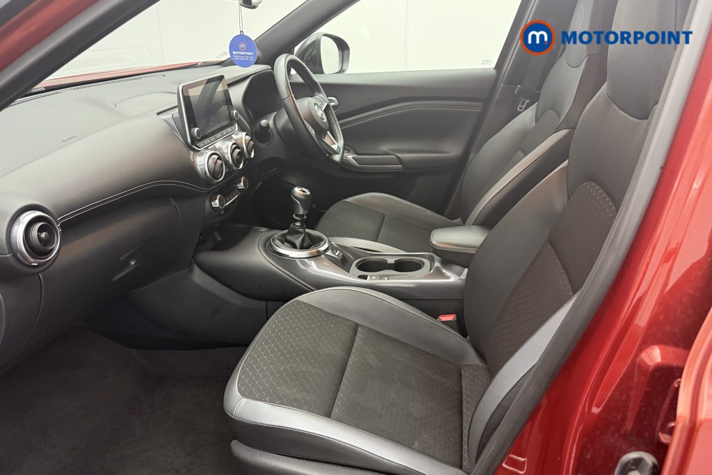 Nissan Juke N-Connecta Manual Petrol SUV - Stock Number (1566101) - 1st supplementary image