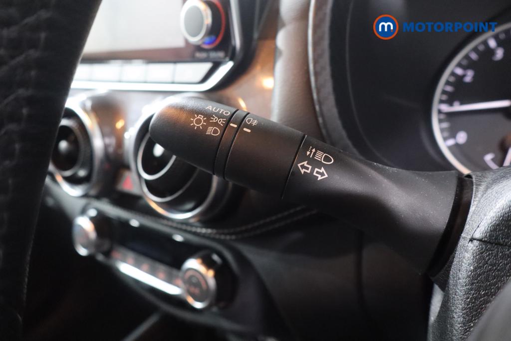 Nissan Juke N-Connecta Manual Petrol SUV - Stock Number (1566125) - 15th supplementary image
