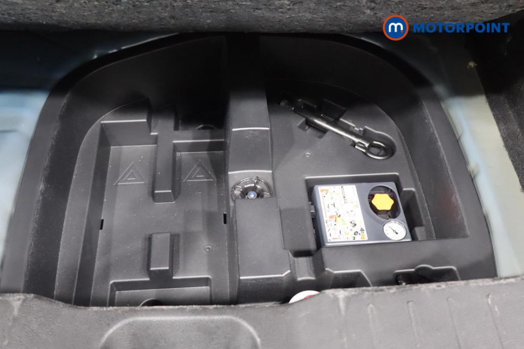 Nissan Juke N-Connecta Manual Petrol SUV - Stock Number (1566125) - 27th supplementary image