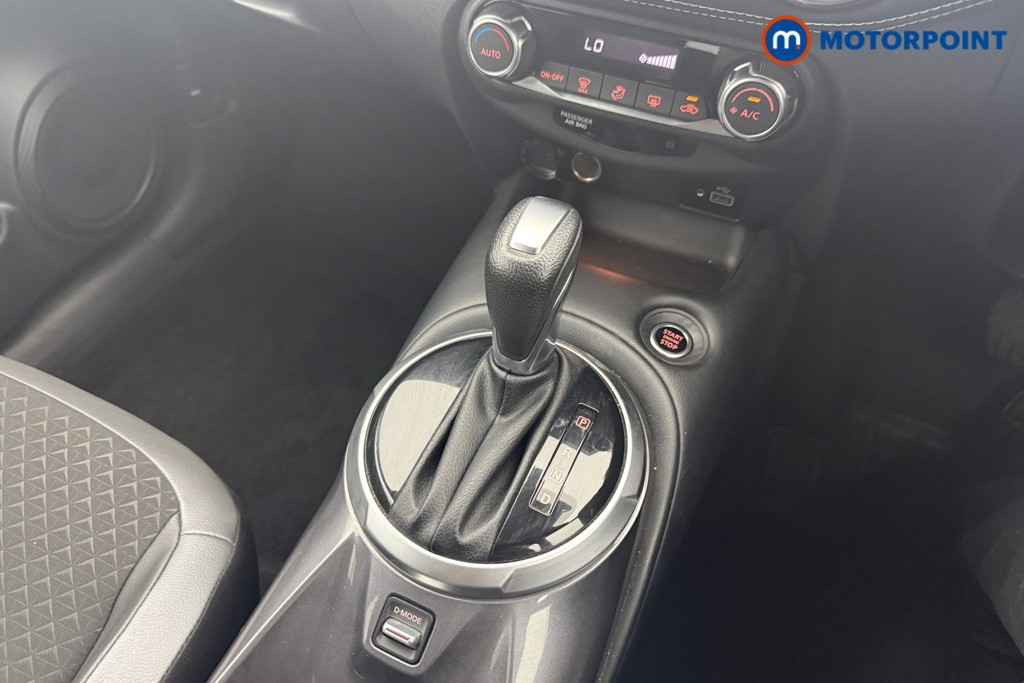 Nissan Juke N-Connecta Automatic Petrol SUV - Stock Number (1566892) - 5th supplementary image