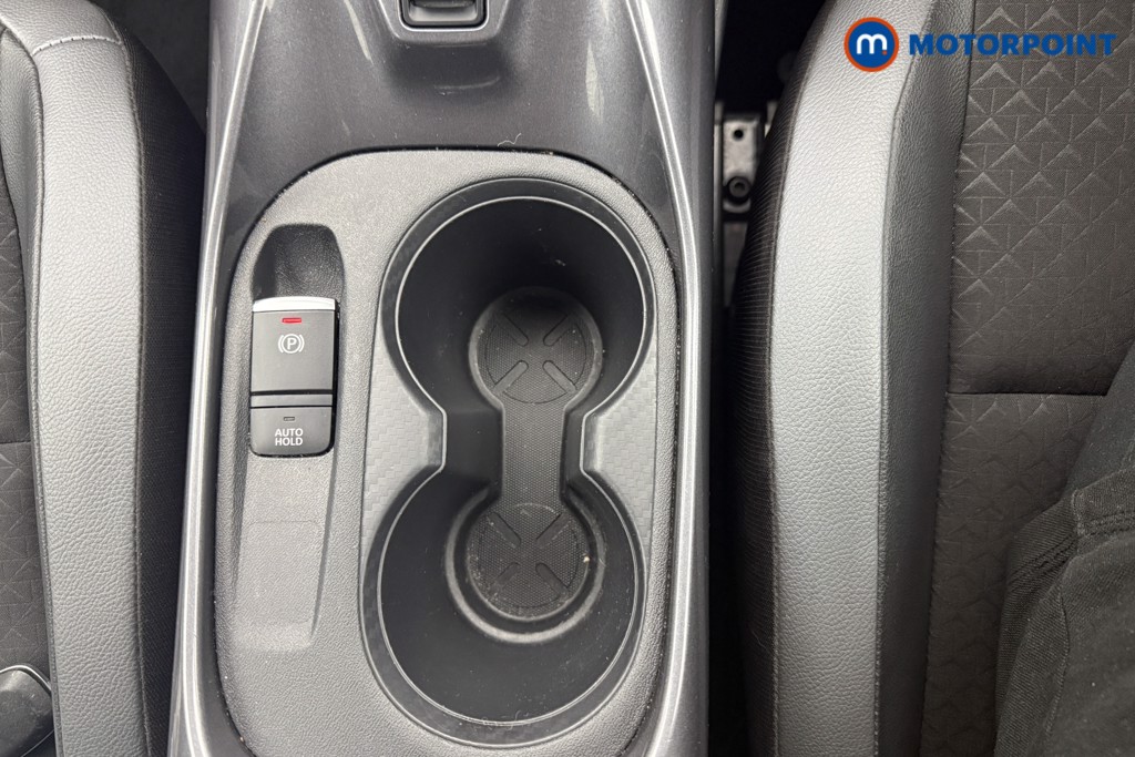 Nissan Juke N-Connecta Automatic Petrol SUV - Stock Number (1566892) - 6th supplementary image