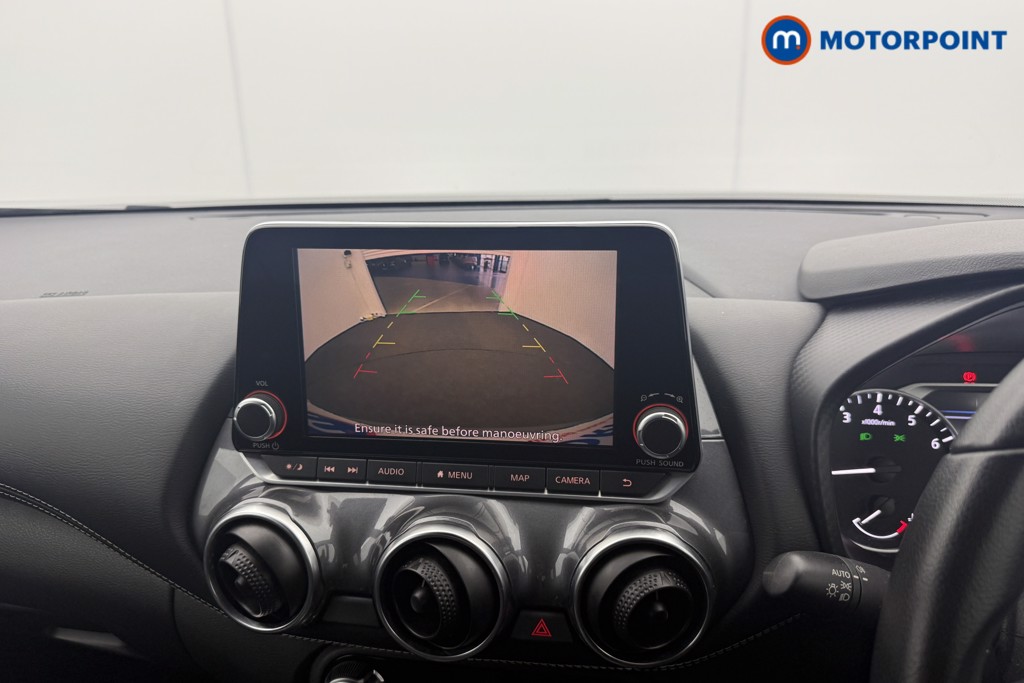 Nissan Juke N-Connecta Automatic Petrol SUV - Stock Number (1566892) - 9th supplementary image