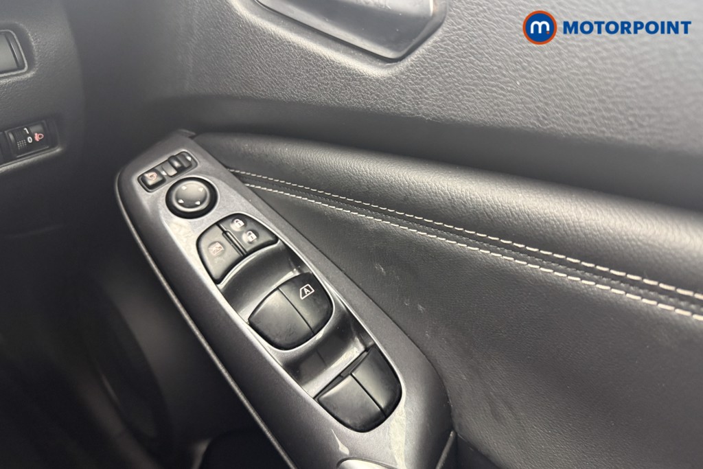Nissan Juke N-Connecta Automatic Petrol SUV - Stock Number (1566892) - 14th supplementary image