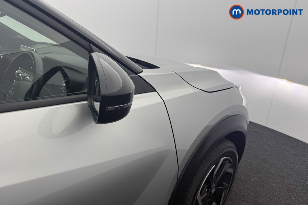 Nissan Juke N-Connecta Automatic Petrol SUV - Stock Number (1566892) - 15th supplementary image