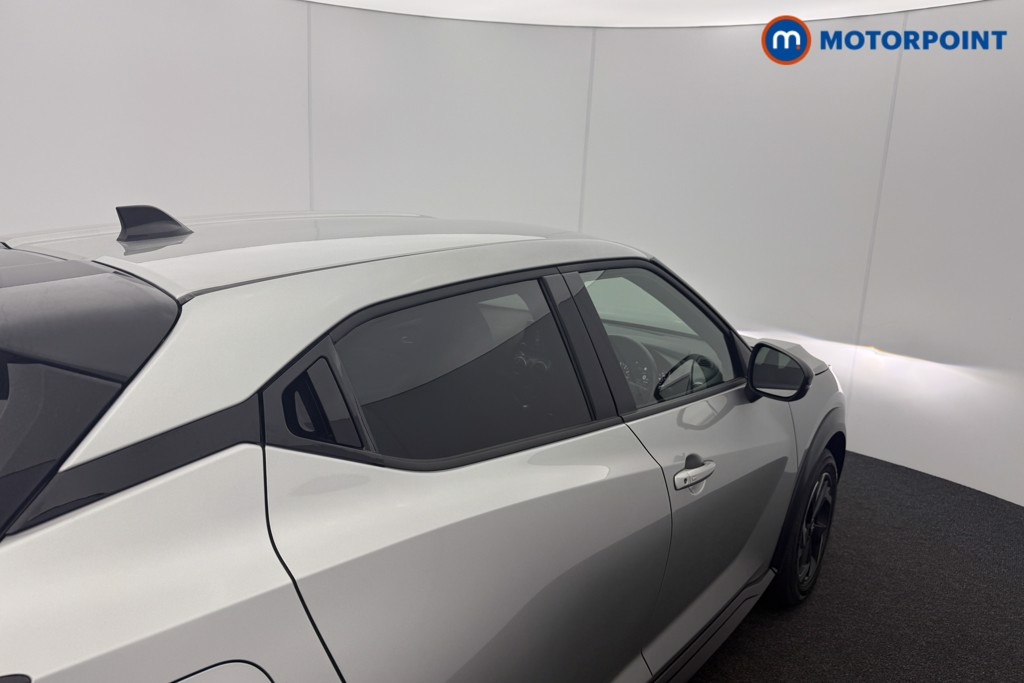 Nissan Juke N-Connecta Automatic Petrol SUV - Stock Number (1566892) - 26th supplementary image
