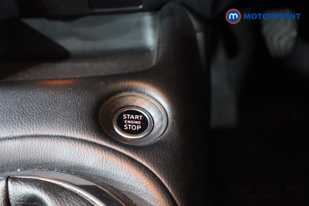 Nissan Juke N-Connecta Manual Petrol SUV - Stock Number (1566965) - 7th supplementary image