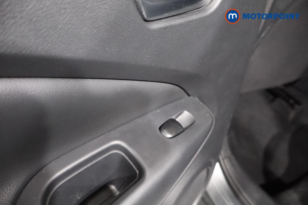 Nissan Juke N-Connecta Manual Petrol SUV - Stock Number (1566965) - 22nd supplementary image