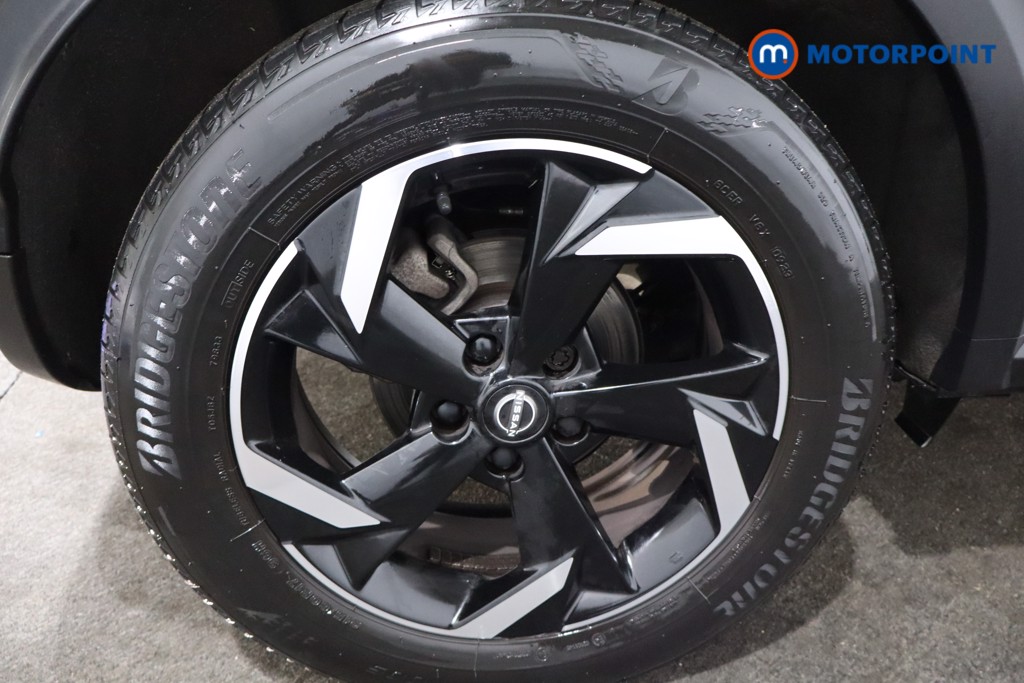 Nissan Juke N-Connecta Manual Petrol SUV - Stock Number (1566978) - 9th supplementary image