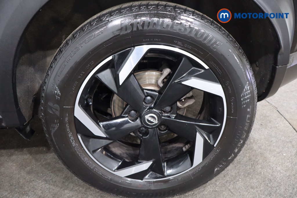 Nissan Juke N-Connecta Manual Petrol SUV - Stock Number (1566978) - 12th supplementary image