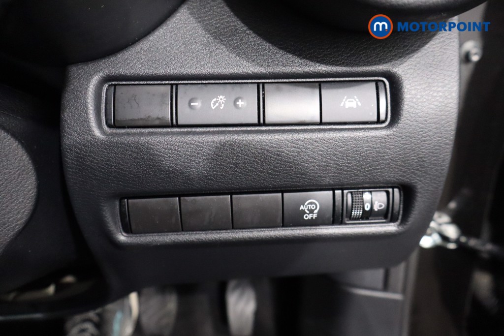 Nissan Juke N-Connecta Manual Petrol SUV - Stock Number (1566978) - 16th supplementary image