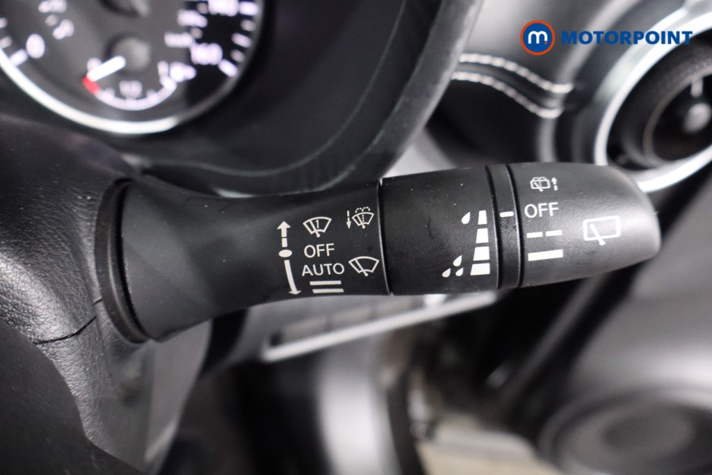 Nissan Juke N-Connecta Manual Petrol SUV - Stock Number (1566978) - 18th supplementary image
