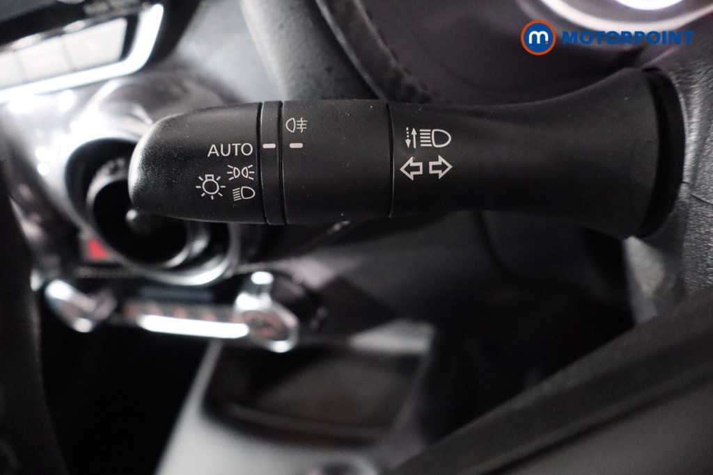 Nissan Juke N-Connecta Manual Petrol SUV - Stock Number (1566978) - 19th supplementary image