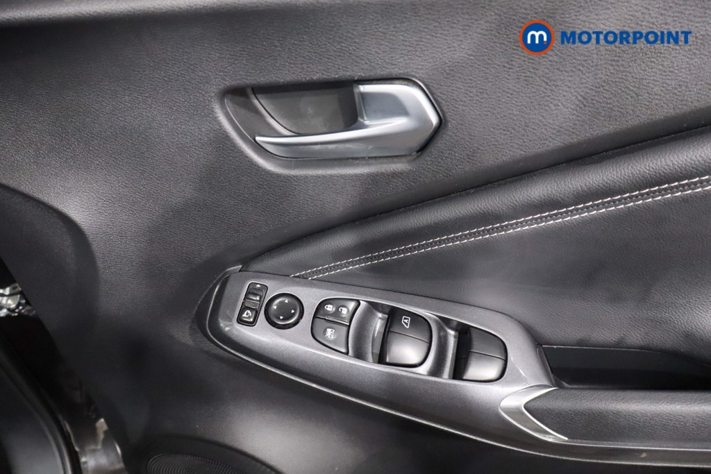Nissan Juke N-Connecta Manual Petrol SUV - Stock Number (1566978) - 21st supplementary image