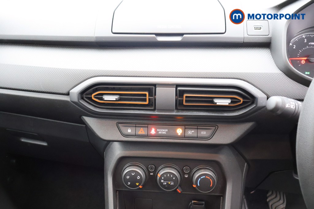 Dacia Sandero Stepway Essential Manual Petrol Hatchback - Stock Number (1567473) - 5th supplementary image