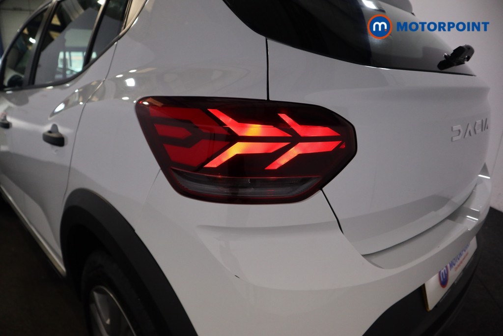 Dacia Sandero Stepway Essential Manual Petrol Hatchback - Stock Number (1567484) - 16th supplementary image