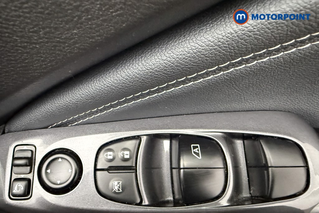 Nissan Juke N-Connecta Manual Petrol SUV - Stock Number (1567765) - 19th supplementary image