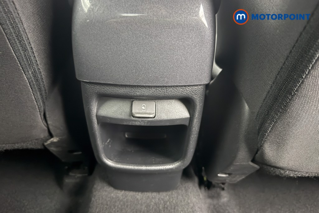 Nissan Juke N-Connecta Manual Petrol SUV - Stock Number (1567765) - 20th supplementary image