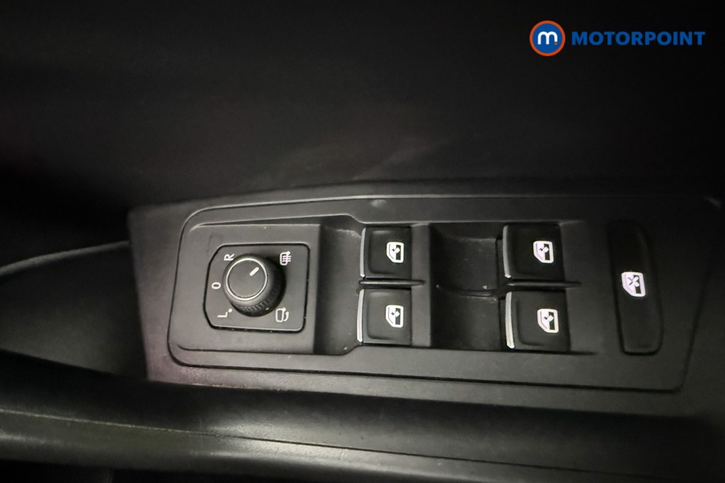 Volkswagen T-Roc Style Manual Petrol SUV - Stock Number (1568648) - 6th supplementary image