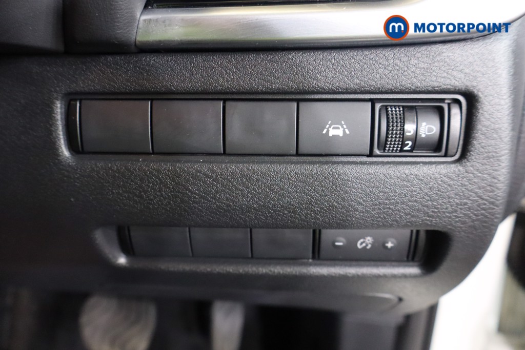 Nissan Qashqai N-Connecta Automatic Petrol-Electric Hybrid SUV - Stock Number (1568672) - 17th supplementary image