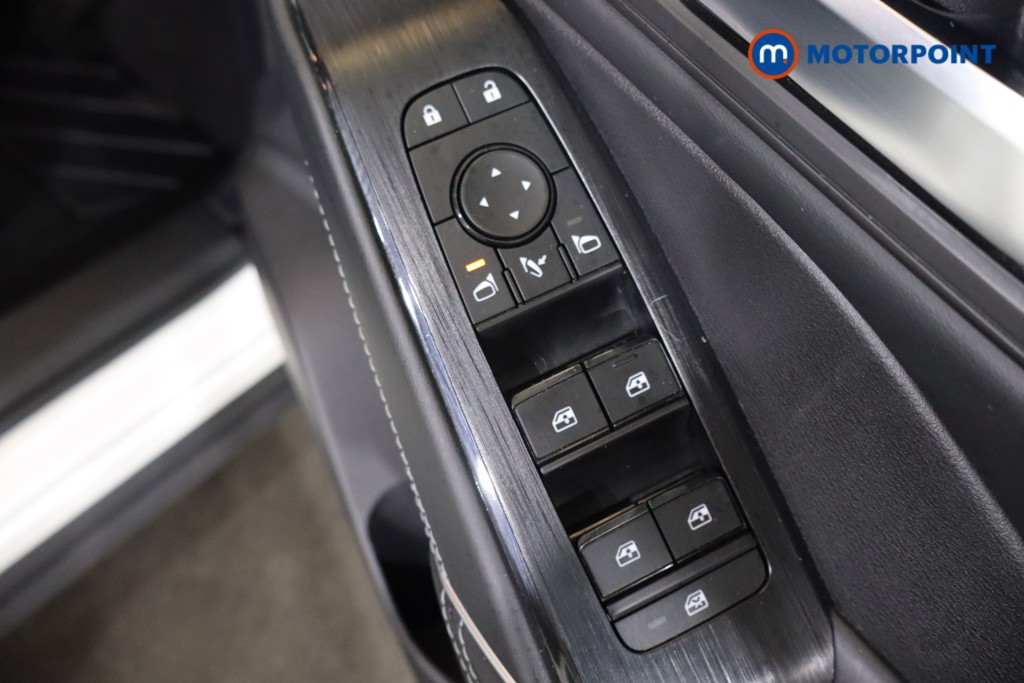 Nissan Qashqai N-Connecta Automatic Petrol-Electric Hybrid SUV - Stock Number (1568672) - 18th supplementary image