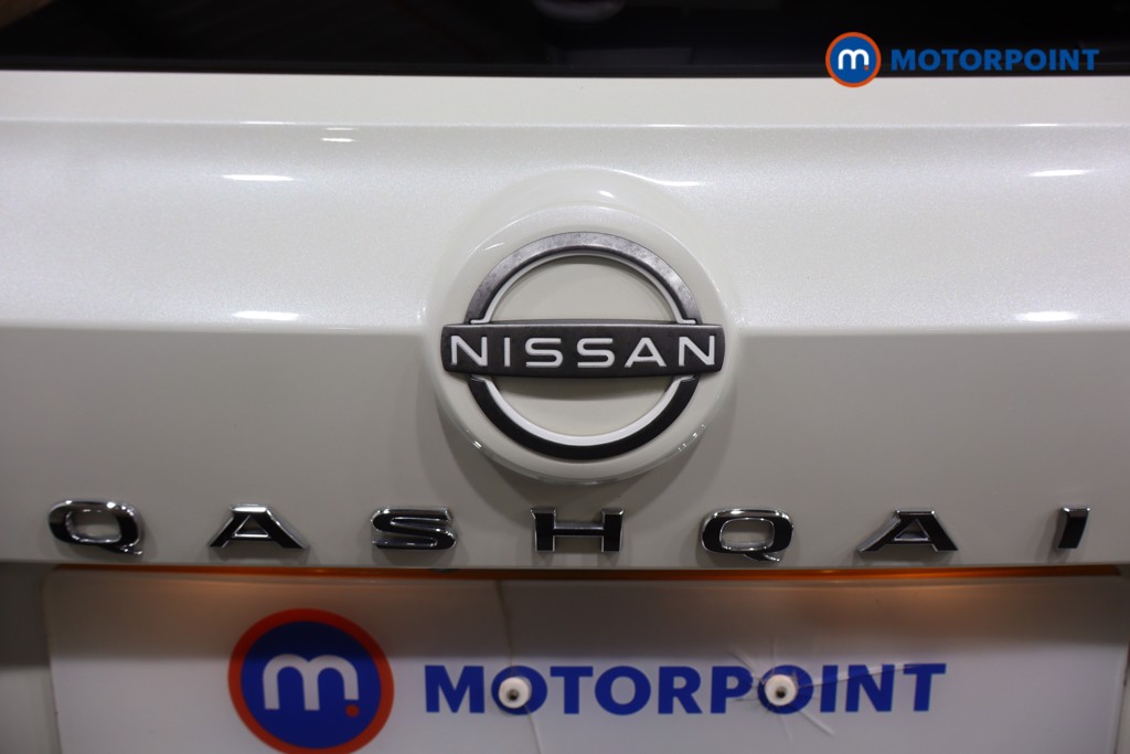 Nissan Qashqai N-Connecta Automatic Petrol-Electric Hybrid SUV - Stock Number (1568672) - 32nd supplementary image