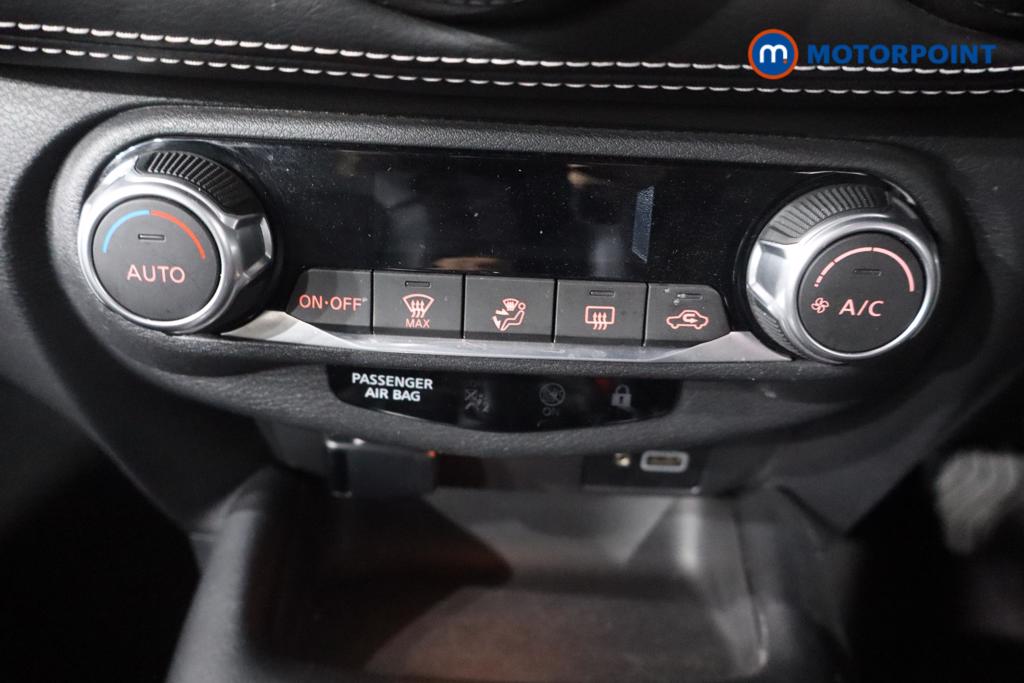 Nissan Juke N-Connecta Automatic Petrol SUV - Stock Number (1569824) - 5th supplementary image