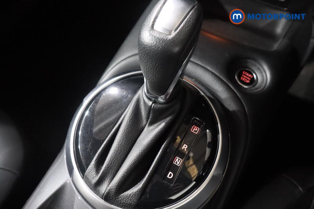 Nissan Juke N-Connecta Automatic Petrol SUV - Stock Number (1569824) - 8th supplementary image