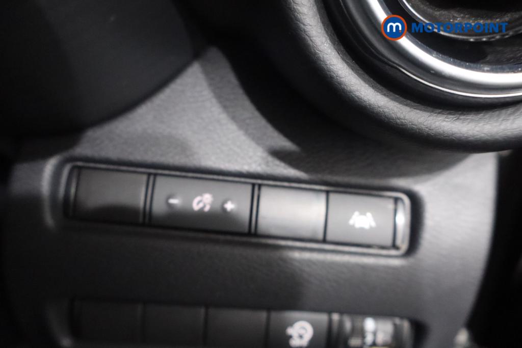 Nissan Juke N-Connecta Automatic Petrol SUV - Stock Number (1569824) - 15th supplementary image