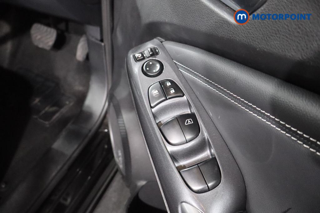 Nissan Juke N-Connecta Automatic Petrol SUV - Stock Number (1569824) - 17th supplementary image
