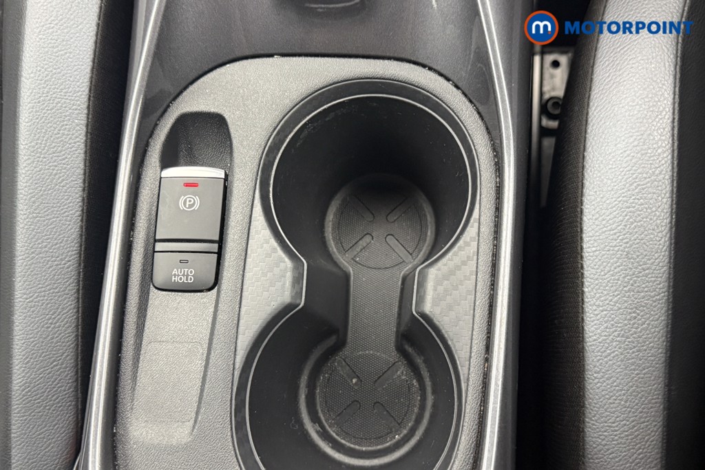 Nissan Juke N-Connecta Automatic Petrol SUV - Stock Number (1569832) - 5th supplementary image