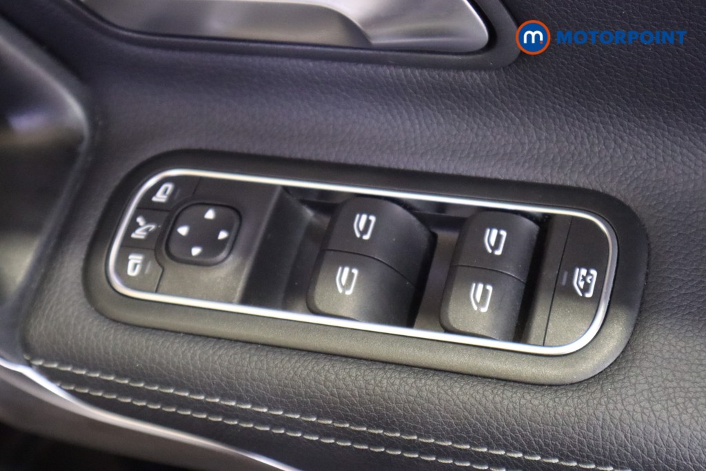 Mercedes-Benz A Class Executive Edition Automatic Petrol Hatchback - Stock Number (1569993) - 9th supplementary image