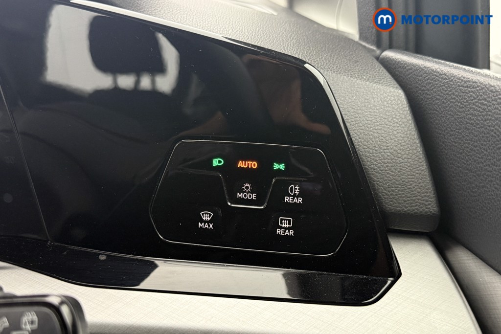 Volkswagen Golf Life Automatic Diesel Hatchback - Stock Number (1570128) - 8th supplementary image