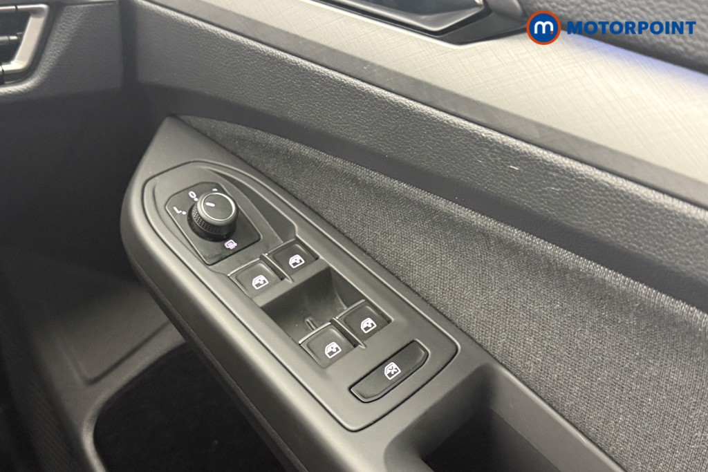 Volkswagen Golf Life Automatic Diesel Hatchback - Stock Number (1570128) - 9th supplementary image