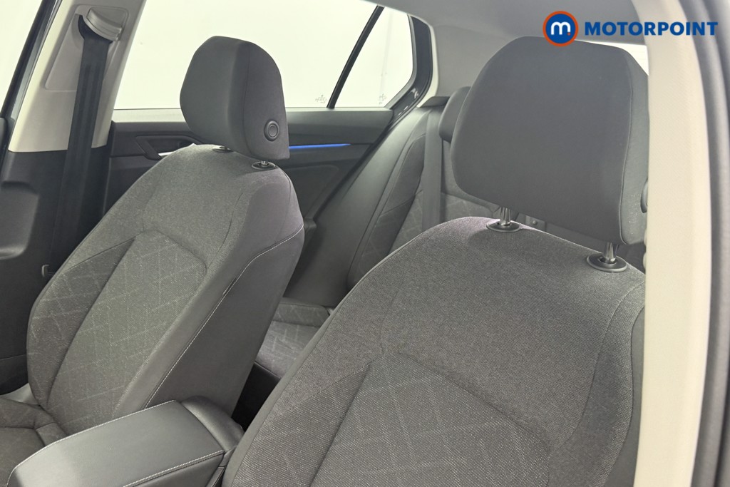 Volkswagen Golf Life Automatic Diesel Hatchback - Stock Number (1570128) - 18th supplementary image