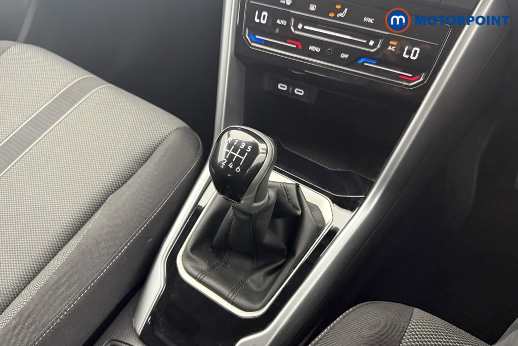 Volkswagen T-Roc Life Manual Petrol SUV - Stock Number (1570151) - 5th supplementary image