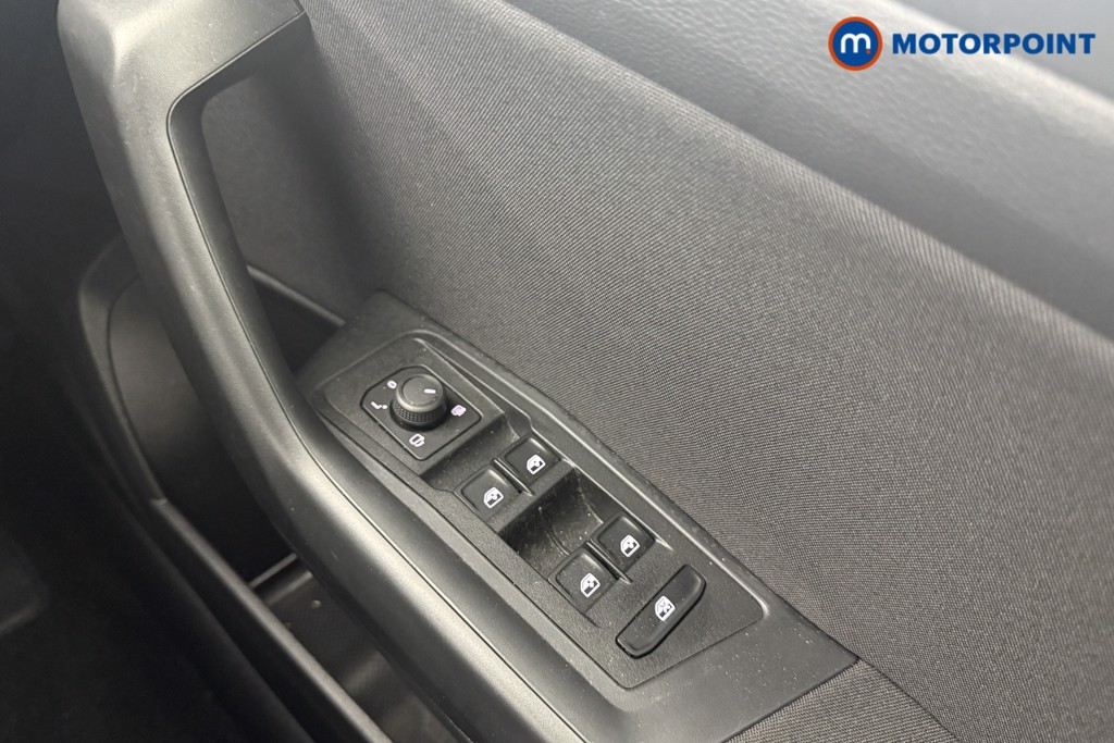 Volkswagen T-Roc Life Manual Petrol SUV - Stock Number (1570151) - 13th supplementary image