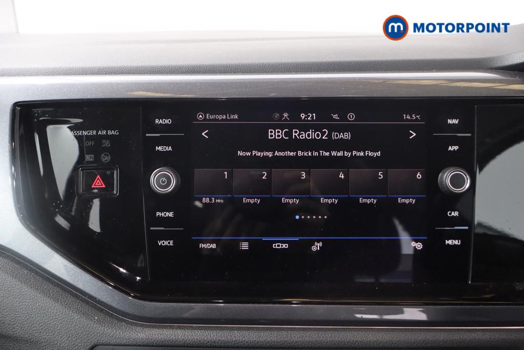 Volkswagen Polo SEL Manual Petrol Hatchback - Stock Number (1570321) - 2nd supplementary image