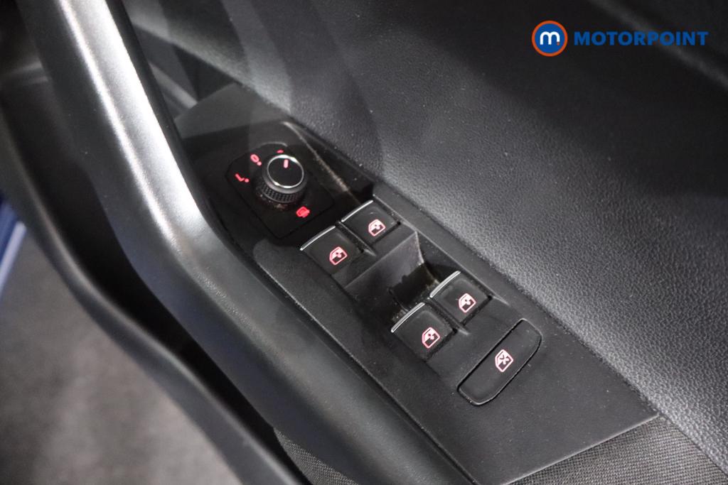 Volkswagen Polo SEL Manual Petrol Hatchback - Stock Number (1570321) - 15th supplementary image