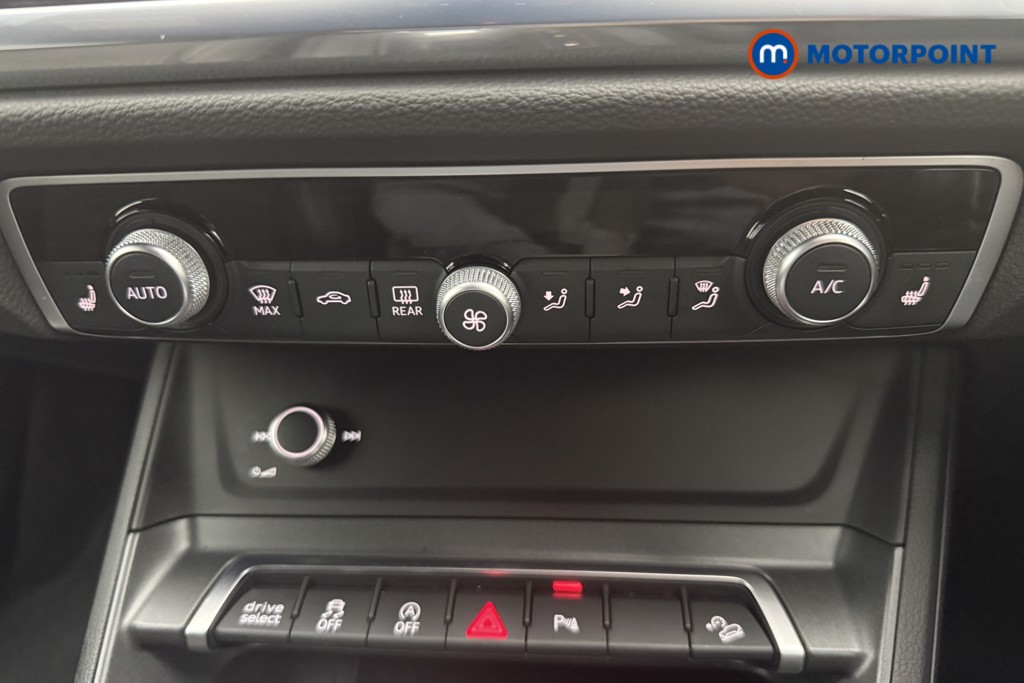 Audi Q3 Black Edition Automatic Petrol SUV - Stock Number (1570612) - 10th supplementary image