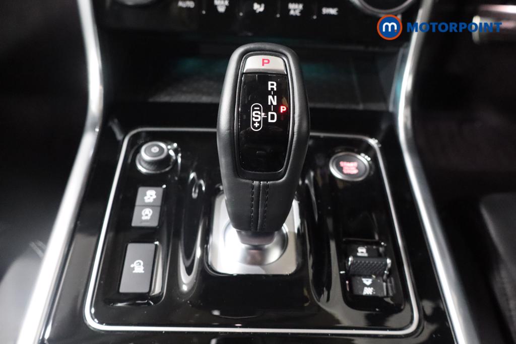 Jaguar XE R-Dynamic Se Black Automatic Diesel Saloon - Stock Number (1570797) - 7th supplementary image