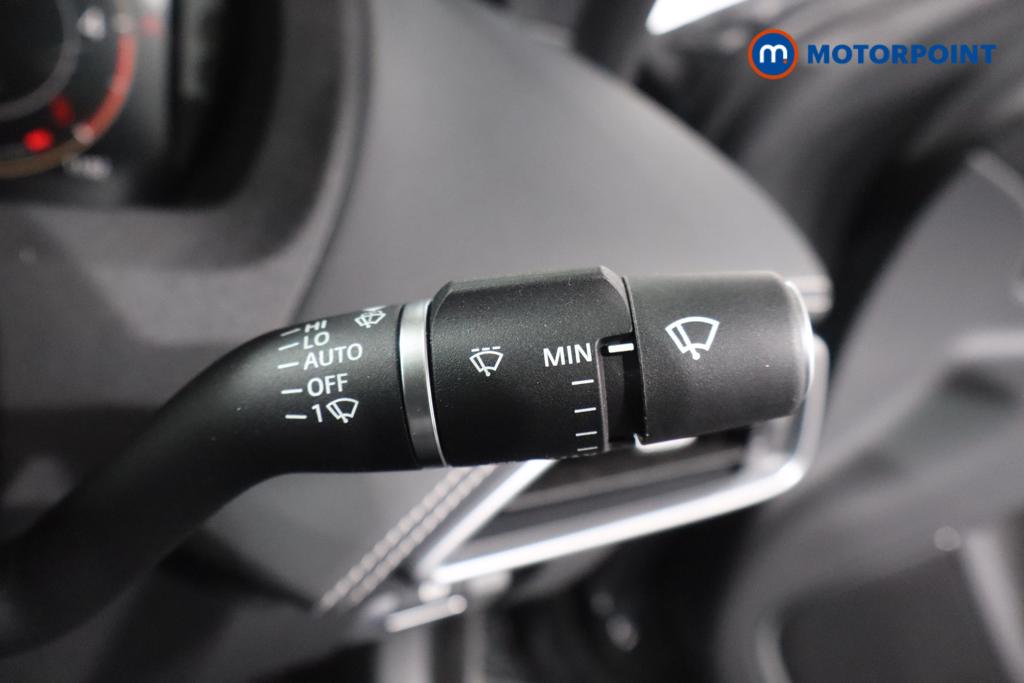 Jaguar XE R-Dynamic Se Black Automatic Diesel Saloon - Stock Number (1570797) - 13th supplementary image