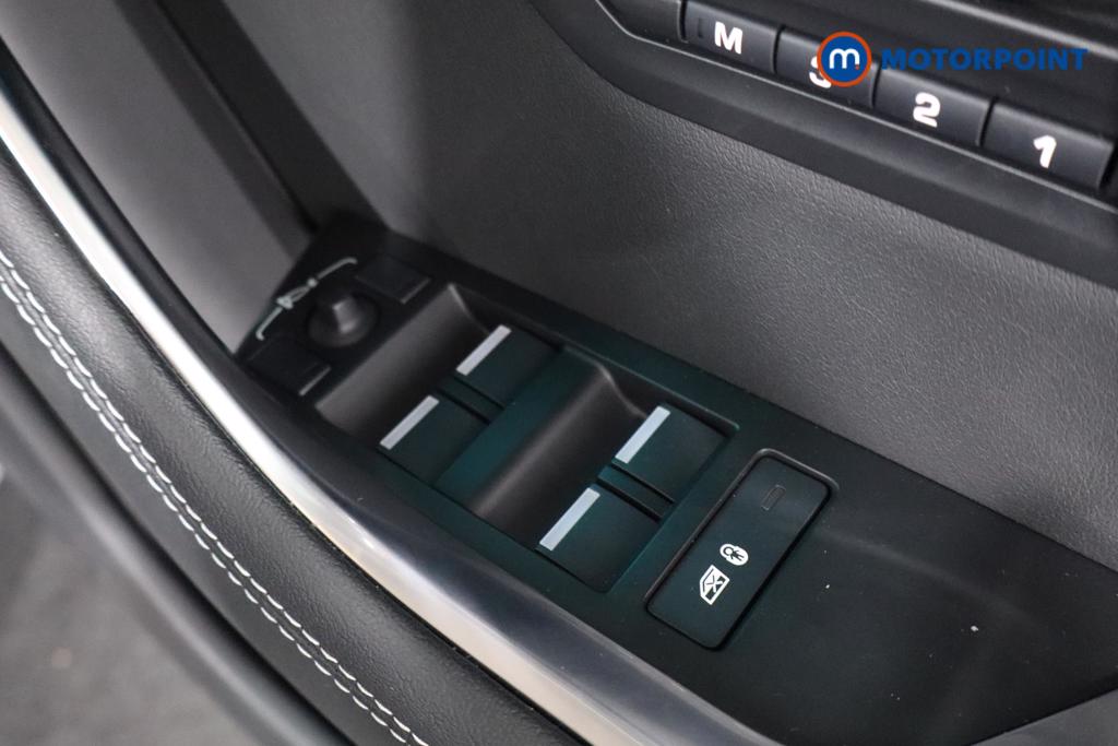 Jaguar XE R-Dynamic Se Black Automatic Diesel Saloon - Stock Number (1570797) - 20th supplementary image