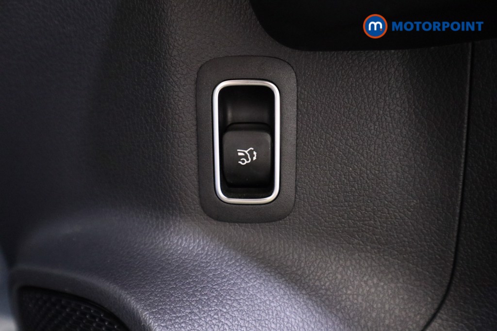 Mercedes-Benz GLA Amg Line Automatic Petrol SUV - Stock Number (1571509) - 10th supplementary image